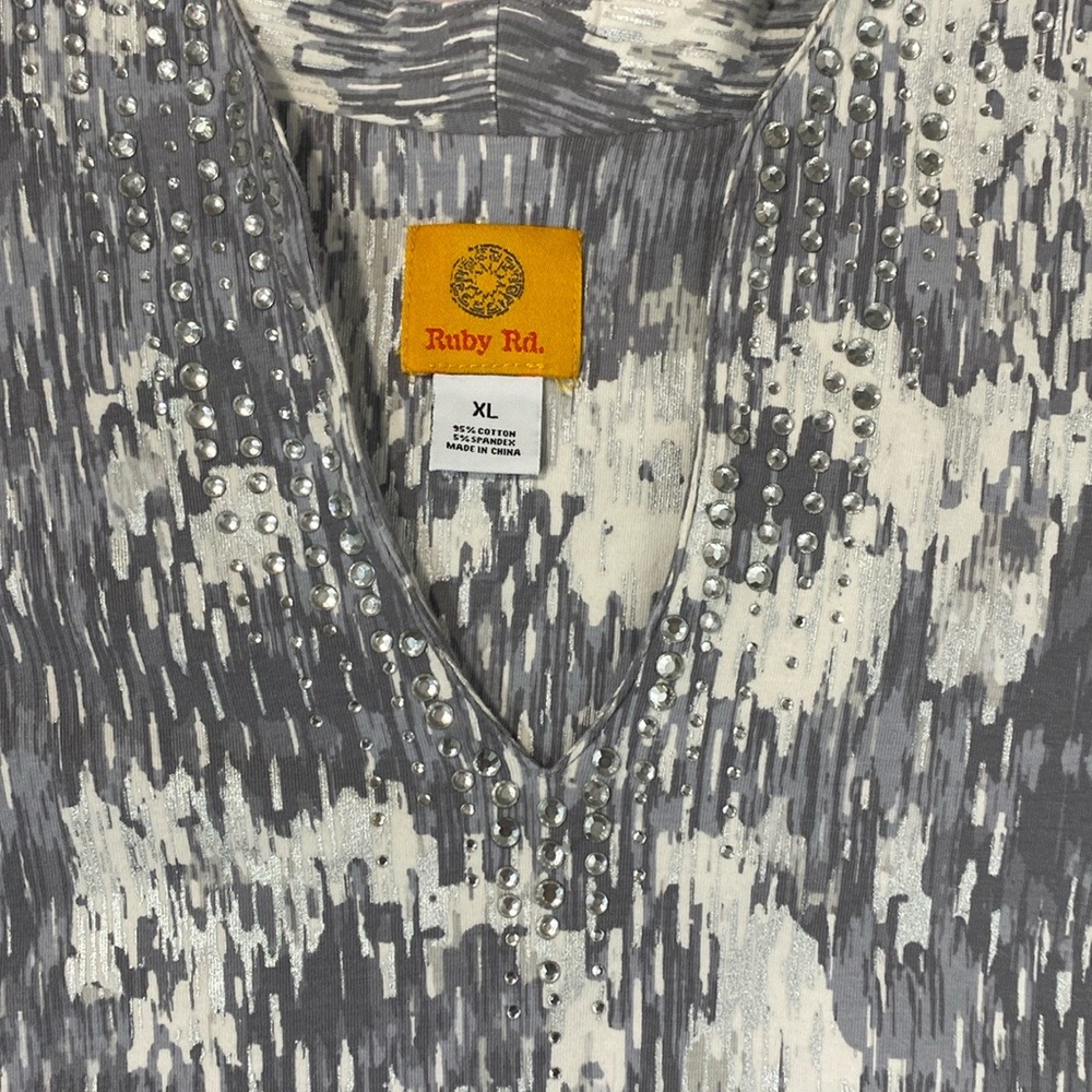 Ruby Rd Gray and White Patterned Blouse - Picture 8 of 9
